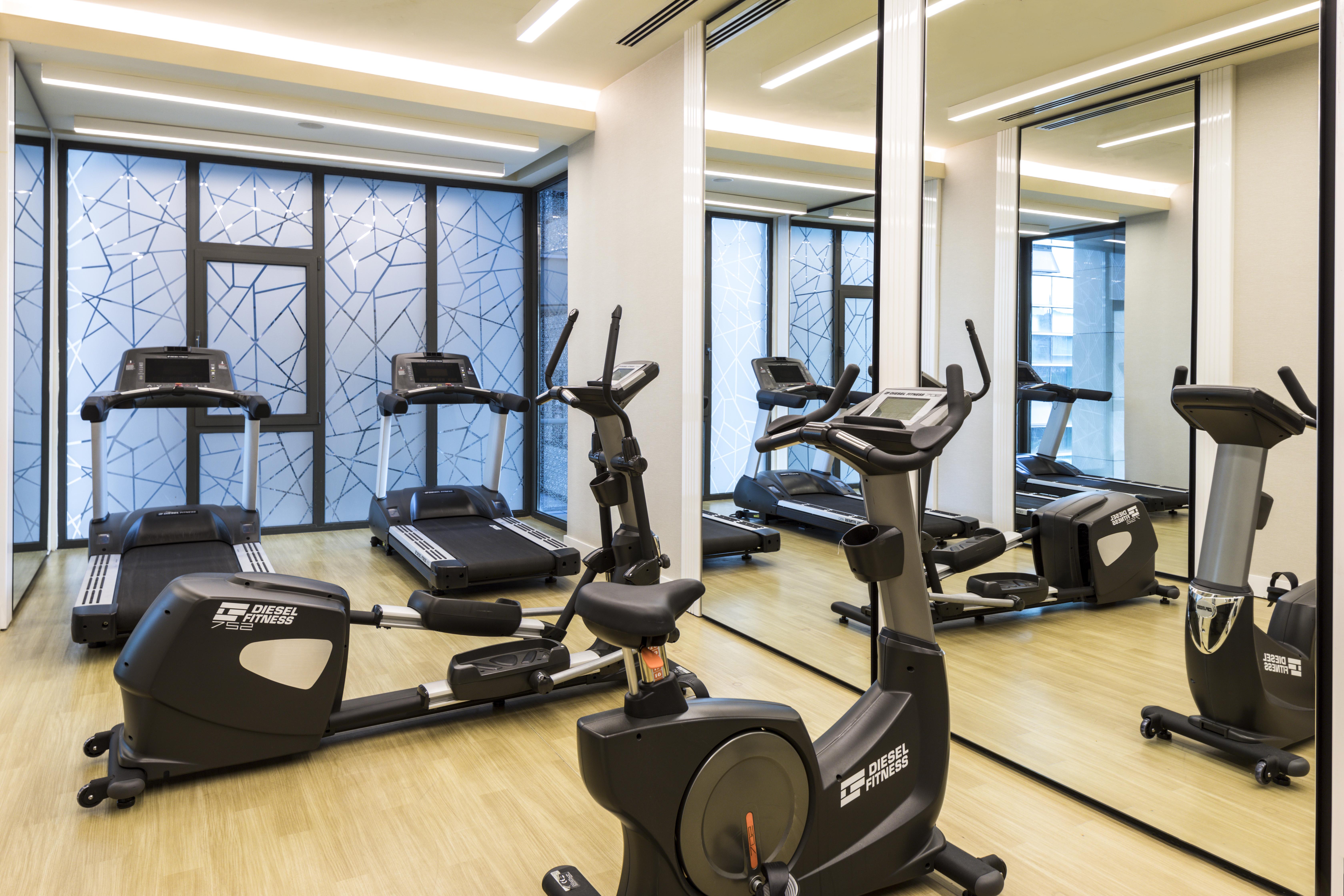 Clarion Hotel Golden Horn Istanbul Luaran gambar The gym at the hotel