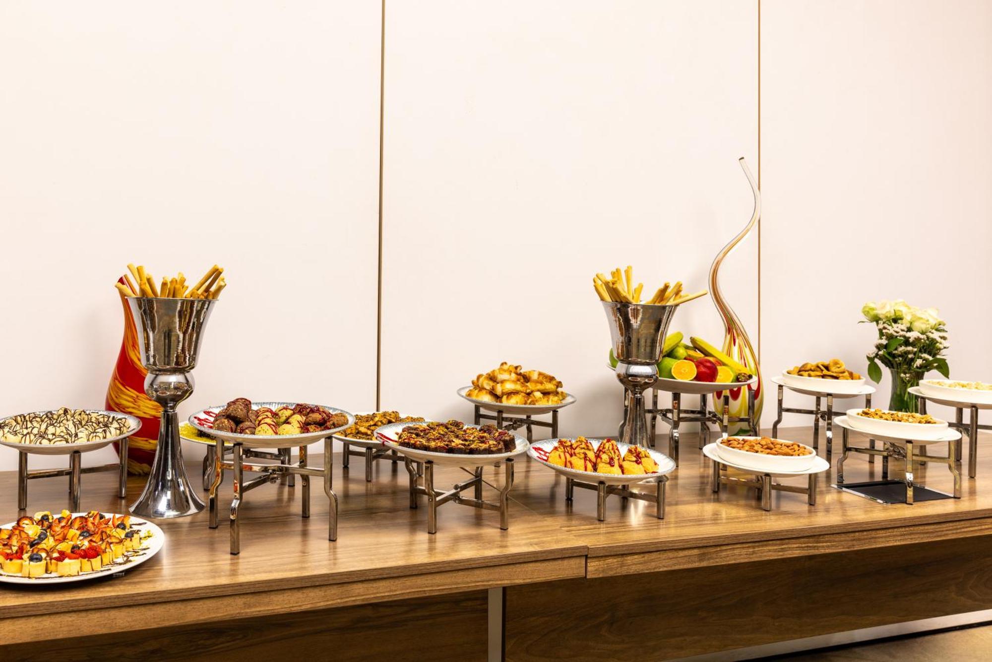Clarion Hotel Golden Horn Istanbul Luaran gambar A buffet