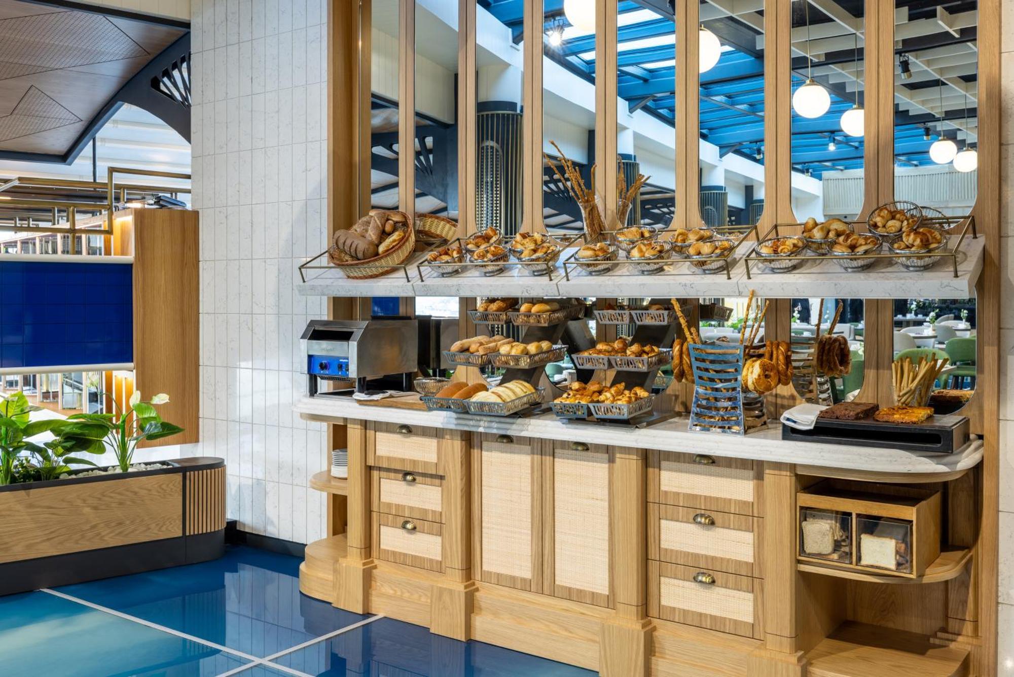 Clarion Hotel Golden Horn Istanbul Luaran gambar The buffet at the lounge