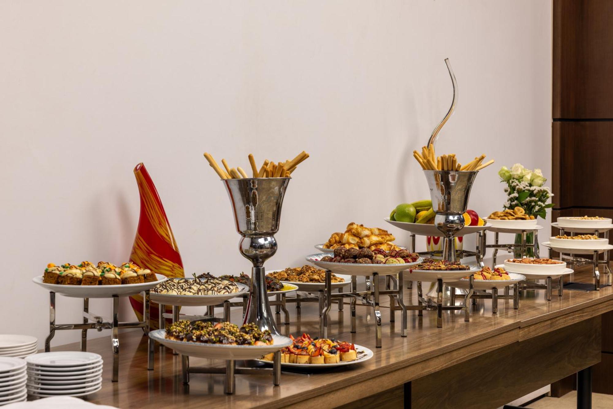 Clarion Hotel Golden Horn Istanbul Luaran gambar A buffet
