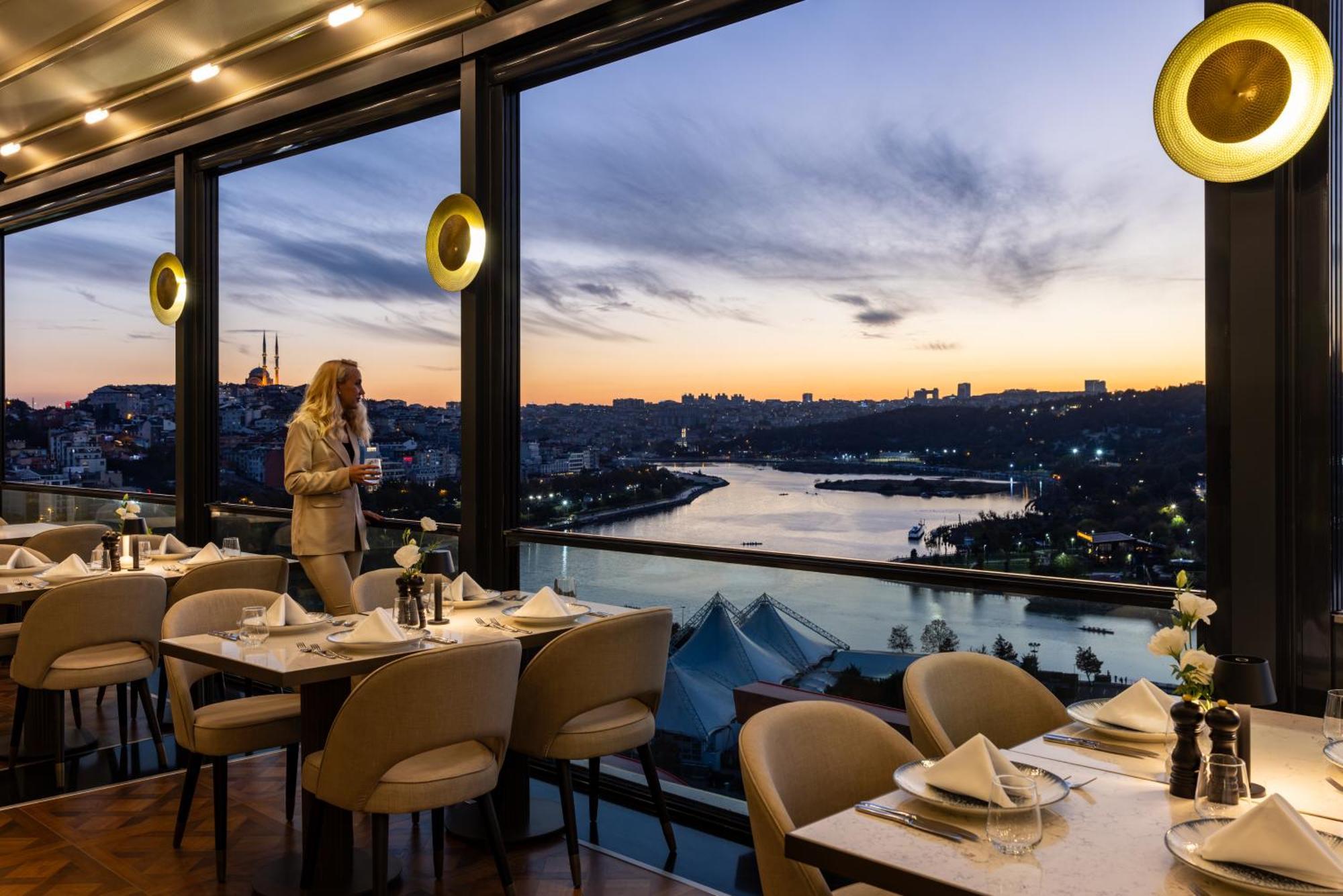 Clarion Hotel Golden Horn Istanbul Luaran gambar Skyline