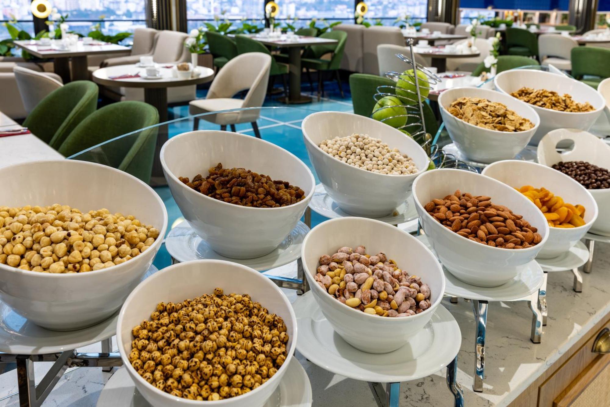 Clarion Hotel Golden Horn Istanbul Luaran gambar A selection of nuts at a buffet