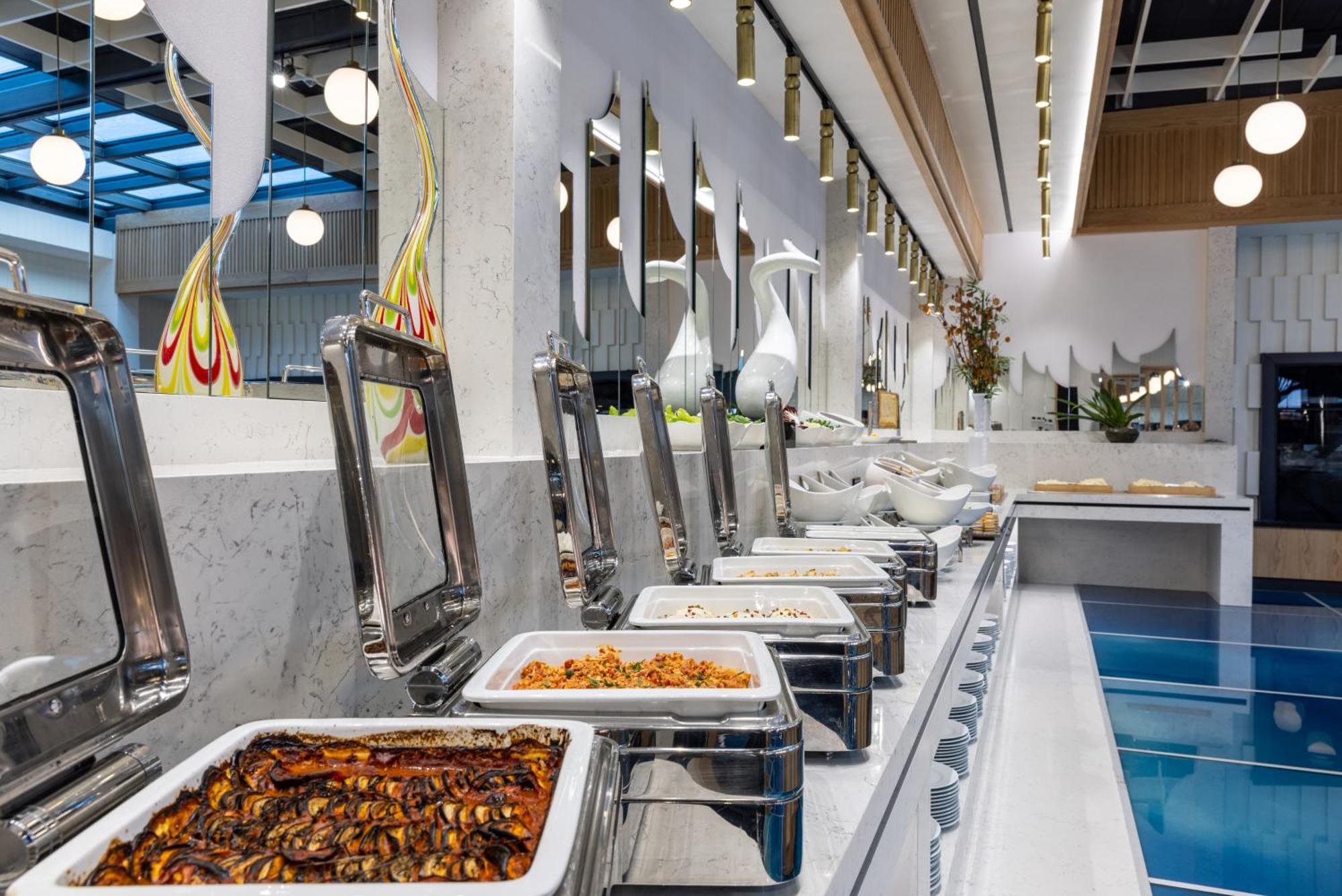 Clarion Hotel Golden Horn Istanbul Luaran gambar A buffet at a restaurant