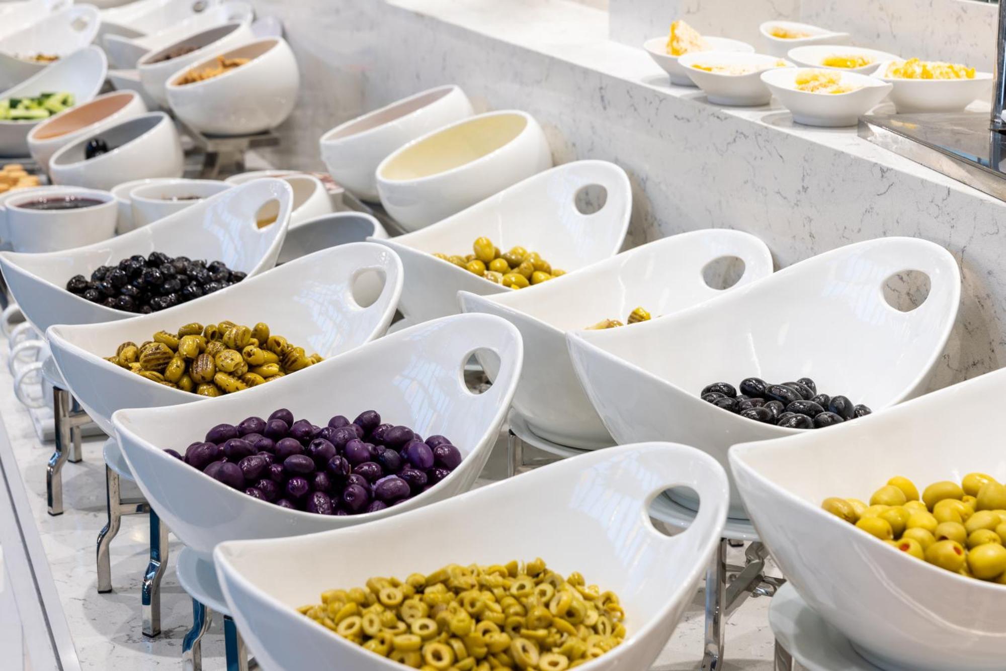 Clarion Hotel Golden Horn Istanbul Luaran gambar Olives
